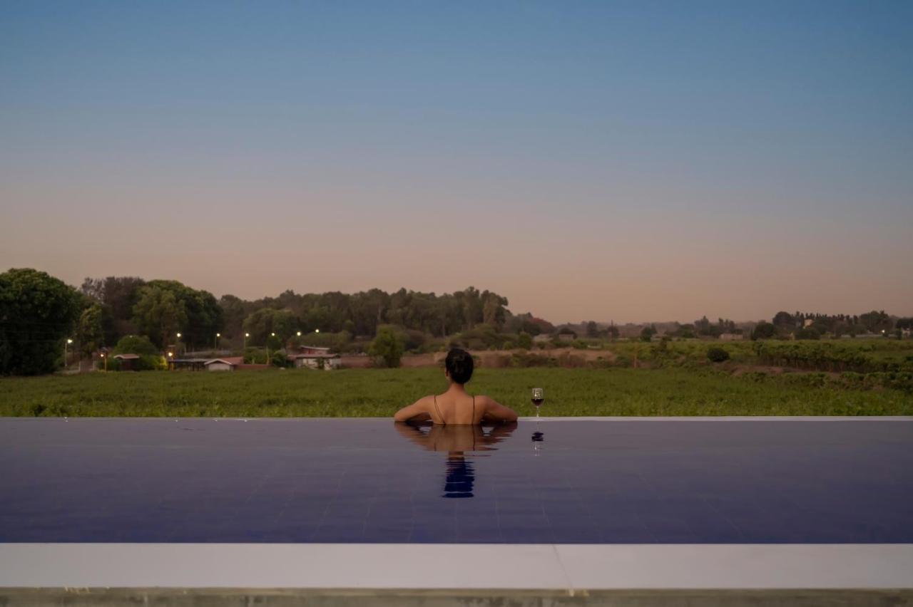 Saffronstays Onellaa, Nashik - Infinity Pool Villa Surrounded By A Vineyard Exterior foto