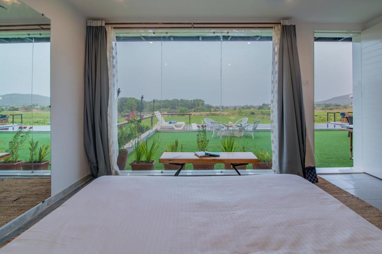 Saffronstays Onellaa, Nashik - Infinity Pool Villa Surrounded By A Vineyard Exterior foto